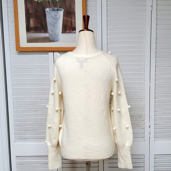 AQUA Cream Pullover Pom Pom V-Neck Sweater Size XS - Picture 3 of 6